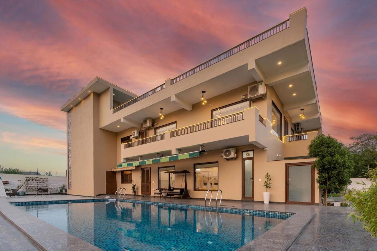 Brookvale Manor By Stayvista - Private Pool Haven With Endless Views & Indoor Fun Sohna Extérieur photo