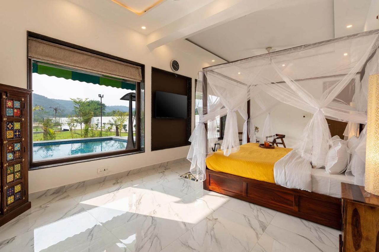 Brookvale Manor By Stayvista - Private Pool Haven With Endless Views & Indoor Fun Sohna Extérieur photo