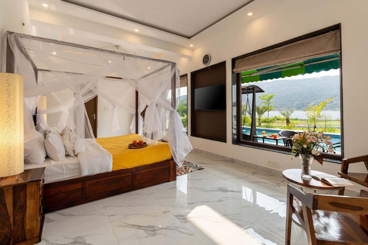 Brookvale Manor By Stayvista - Private Pool Haven With Endless Views & Indoor Fun Sohna Extérieur photo
