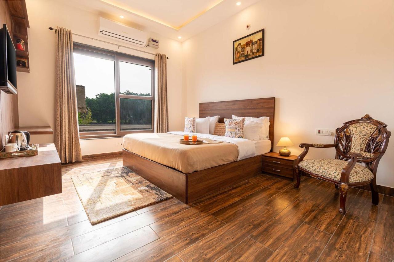 Brookvale Manor By Stayvista - Private Pool Haven With Endless Views & Indoor Fun Sohna Extérieur photo